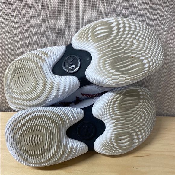 Under Armour Curry Flow Cozy Men's US Size 6.5 women’s 8 - Picture 9 of 9